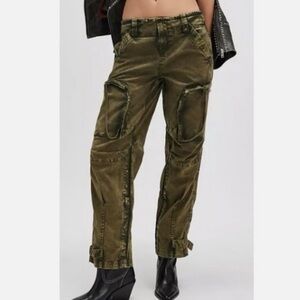 WE THE FREE " CAN'T COMPARE" CARGO PANTS